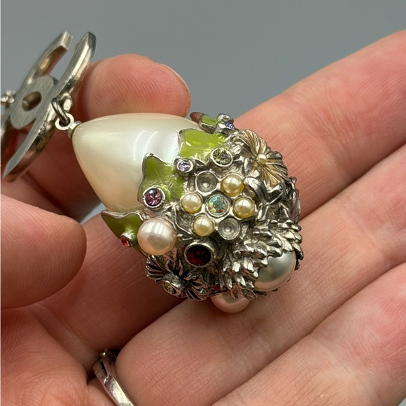 Chanel Silver-Tone CC Pearl Drop Necklace with Floral Gem Detail - Picture 5 of 8